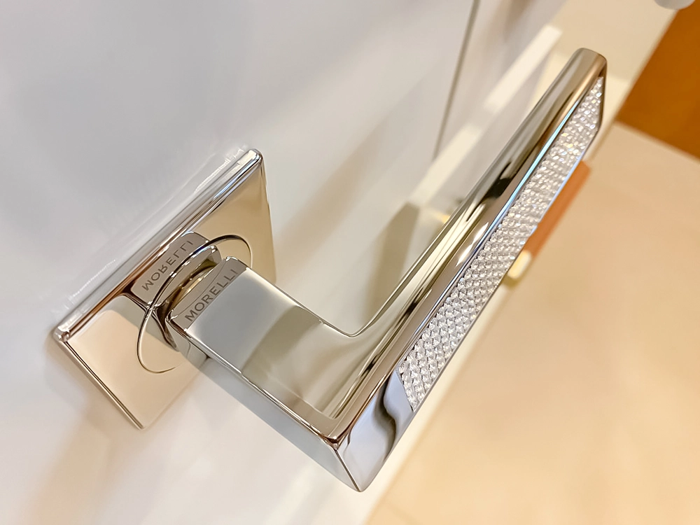 Ручка дверная DOLCE VITA S1 CRO раздельная на квадратной розетке, цвет - хром, латунь фото 2 Ручка дверная DOLCE VITA S1 CRO раздельная на квадратной розетке, цвет - хром, латунь фото купить в Минске